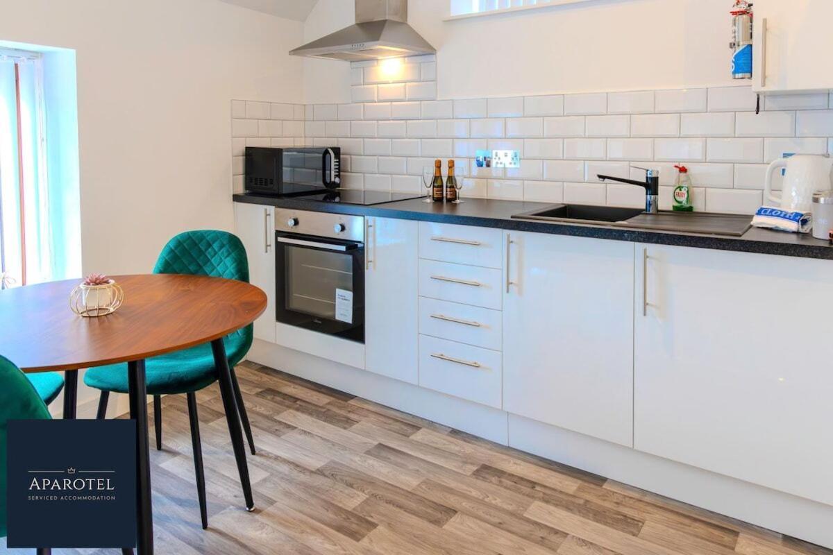 Aparotel Serviced Apartments - Stonehenge, Amesbury Town Centre Room photo