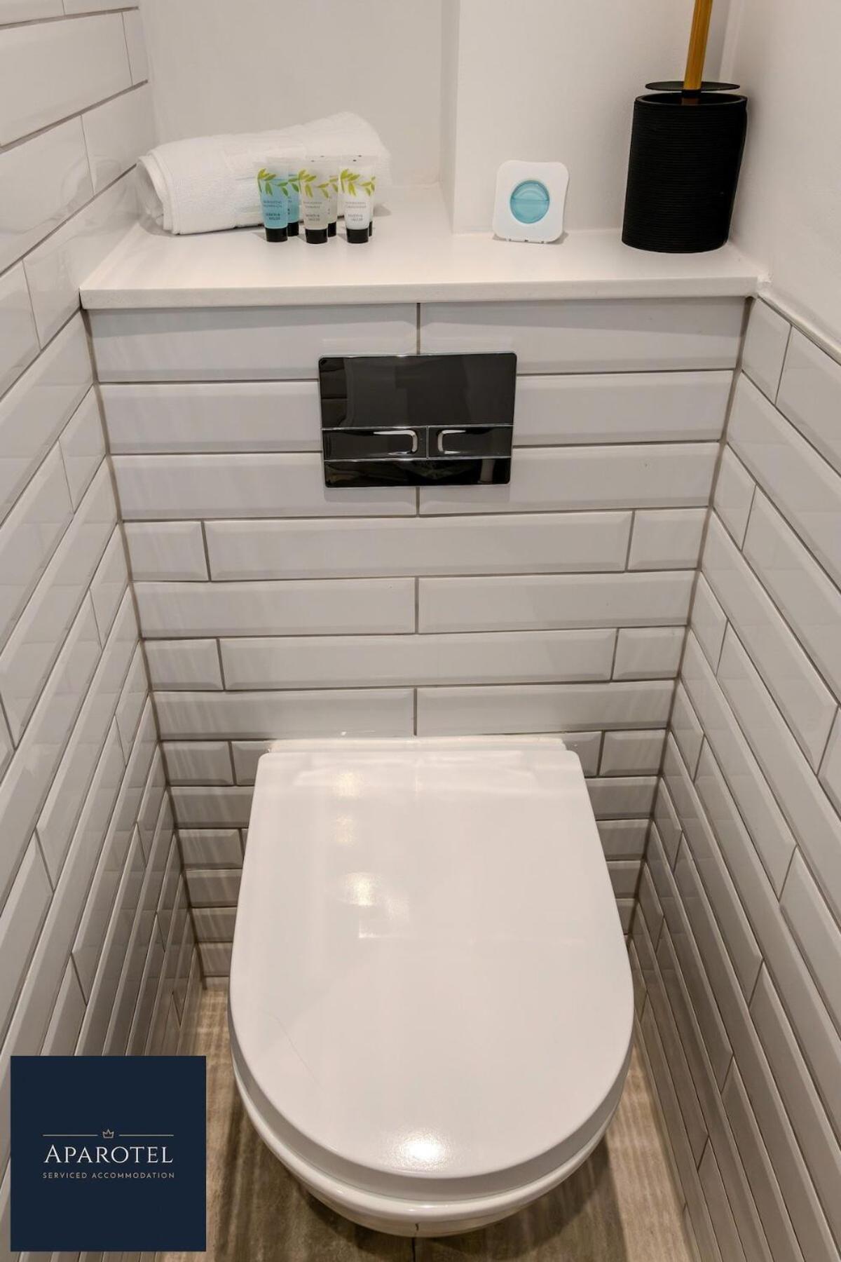 Aparotel Serviced Apartments - Stonehenge, Amesbury Town Centre Room photo