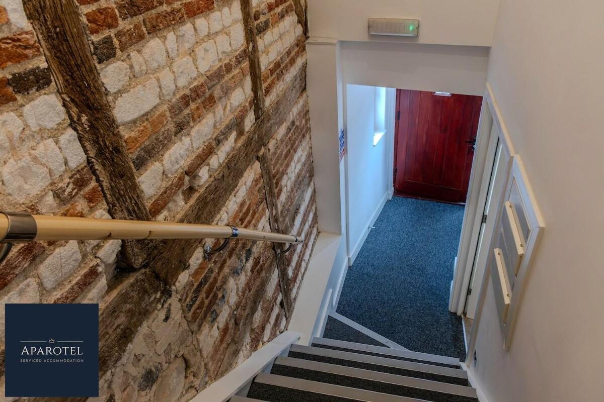 Aparotel Serviced Apartments - Stonehenge, Amesbury Town Centre Room photo
